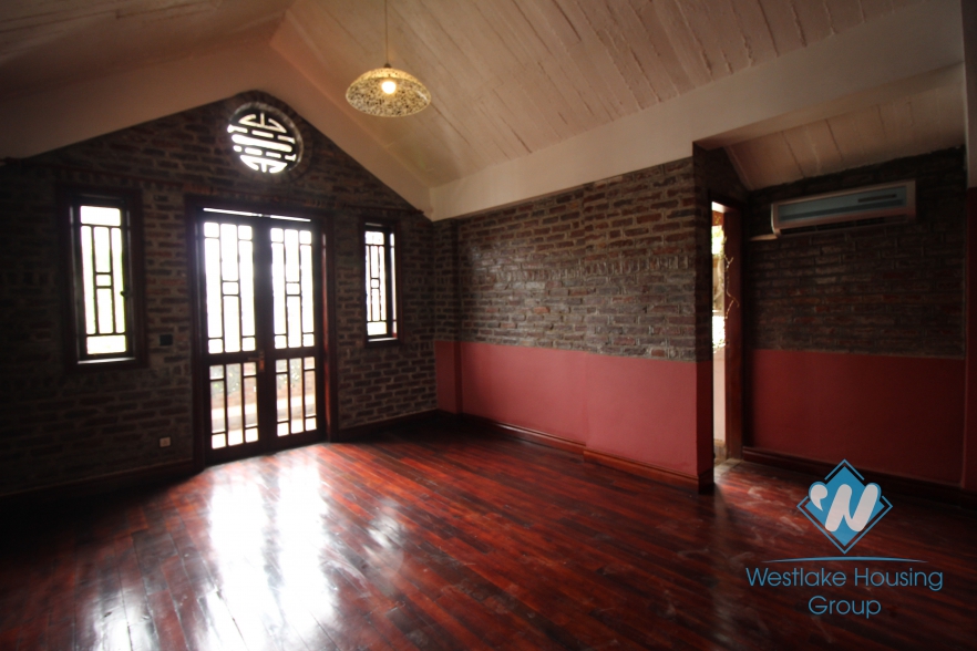 A unique villa with a luscious garden and swimming pool for rent in Tay Ho